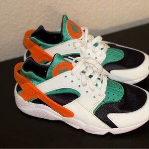 Nike Air Huarache white and green trainers men’s 8
